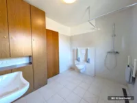erstes Badezimmer EG