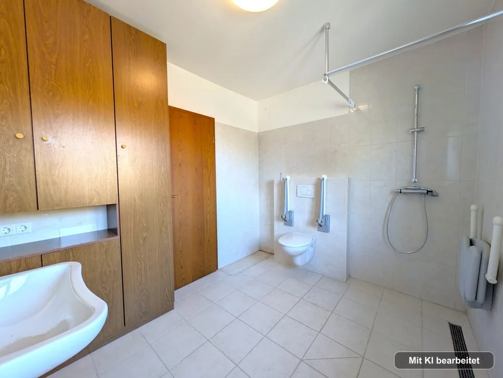 erstes Badezimmer EG