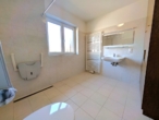 erstes Badezimmer im EG - Haardtblick inclusive !