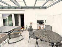 Überdachte Terrasse mit
