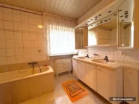 EG - Badezimmer Rechte Seite