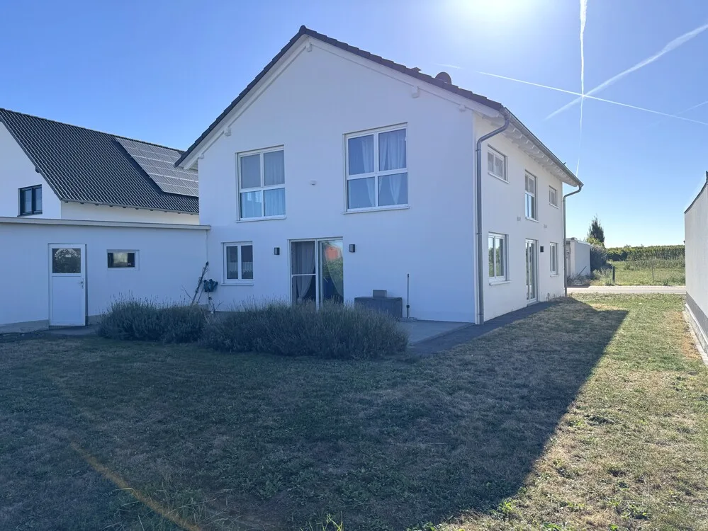 Blick aus dem Garten