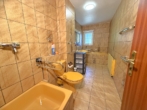 Badezimmer OG - Familiennest mit Garten.