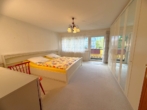 Schlafzimmer OG - Familiennest mit Garten.