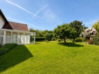 Bild vom Haus und Garten