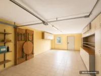 Wohnhaus Garage