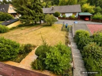 mit Blick in den Garten