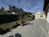 Terrasse mit Blick in Garten