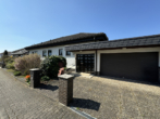 Frontansicht - Exklusiver Bungalow mit Gartenidylle und Einliegerwohnung!