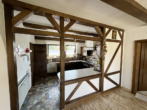Blick auf Küche - Exklusiver Bungalow mit Gartenidylle und Einliegerwohnung!