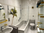 Badezimmer EG - Stadthaus Garten Pool