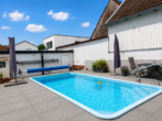 Pool - Familienglück unter einem Dach