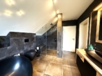Badezimmer, Dusche - Exklusives Haus mit Einliegerwohnung