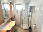 Tageslichtbadezimmer mit Dusche - Wohnen auf einer Ebene !!