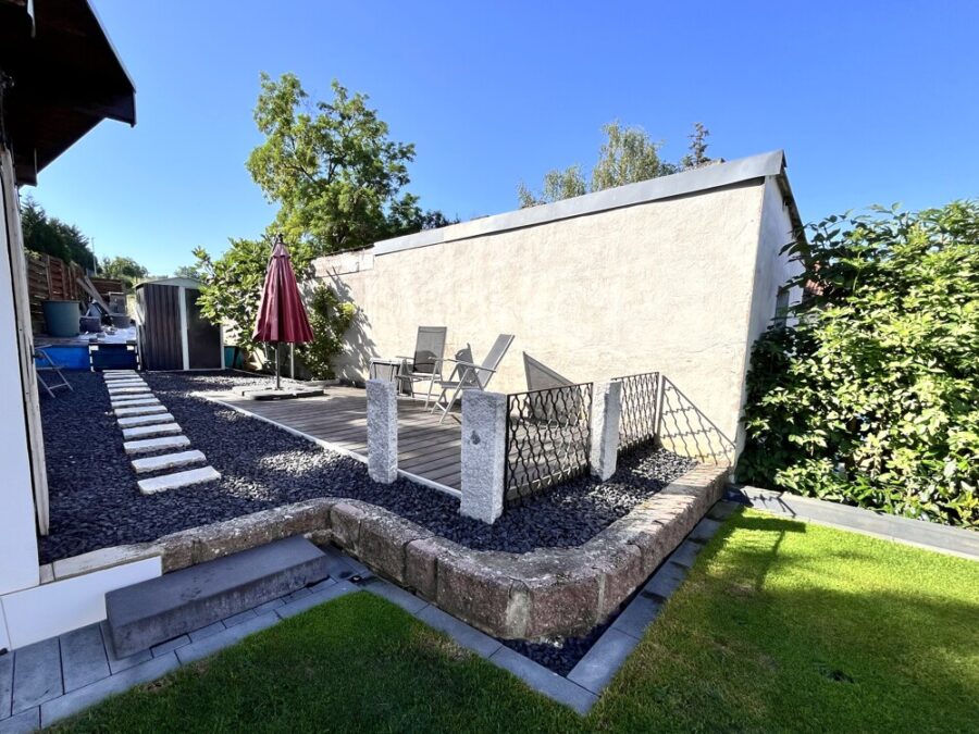 Garten leicht erhöht