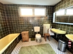EG Badezimmer - Große Wohnfläche, prima Lage, guter Preis !!