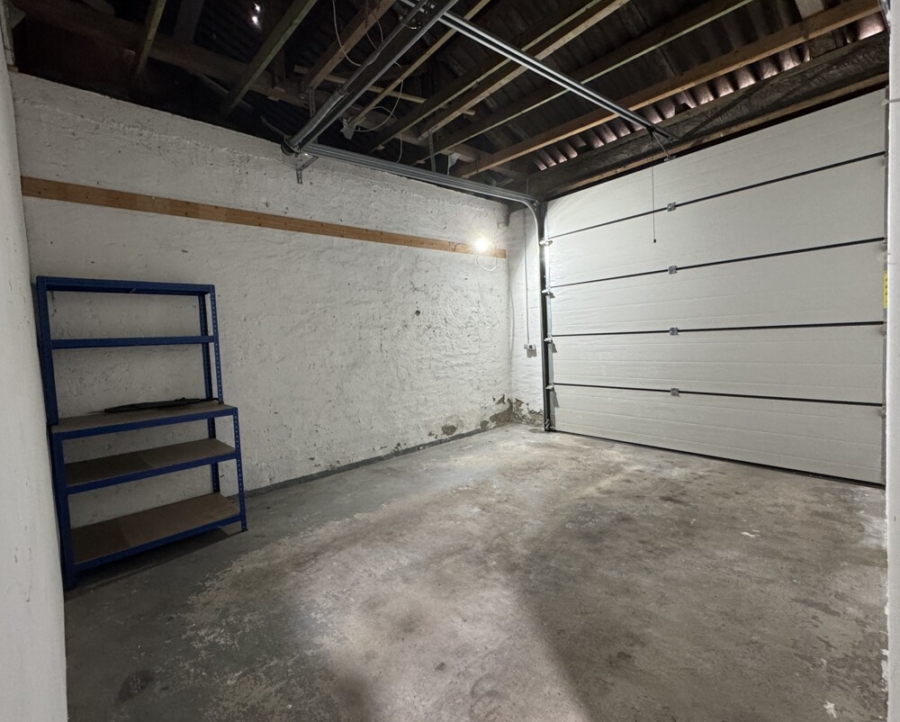 Mittlere Garage