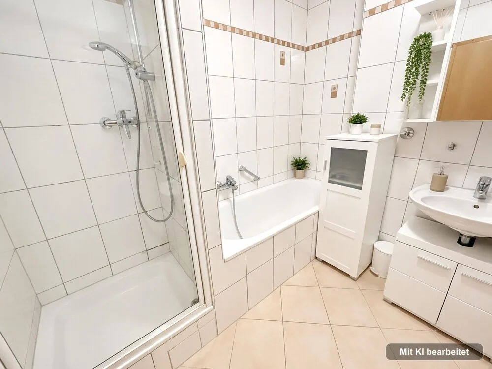 Badezimmer, Dusche und Wanne