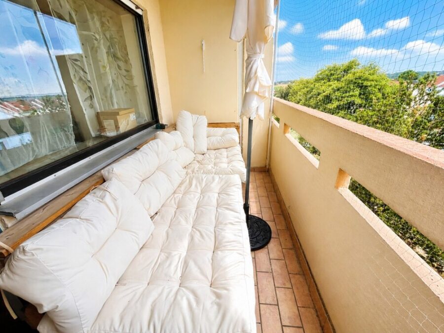 ... Zugang Balkon